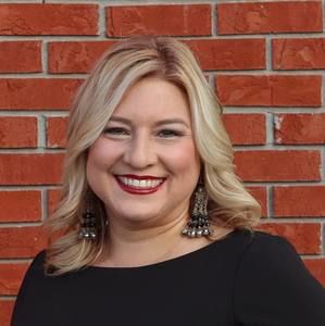 Meet your Posher, Laura